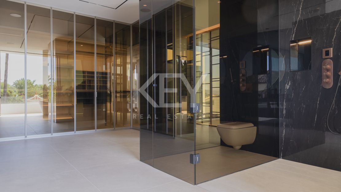 Architect-designed modern villa with panoramic sea views in Nueva Andalucía