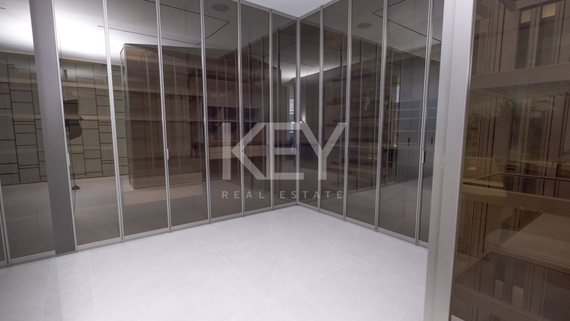 Architect-designed modern villa with panoramic sea views in Nueva Andalucía