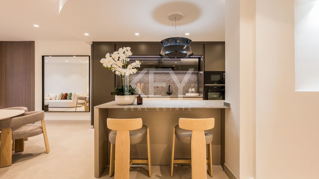 Beachfront penthouse with rooftop spa and panoramic sea views