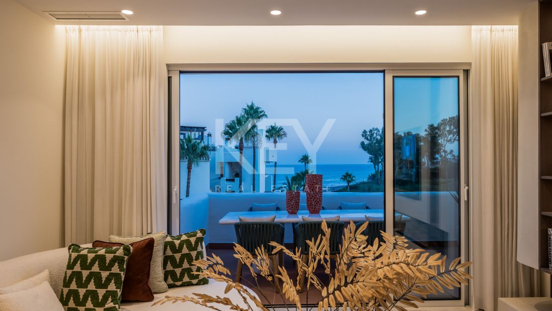 Beachfront penthouse with rooftop spa and panoramic sea views