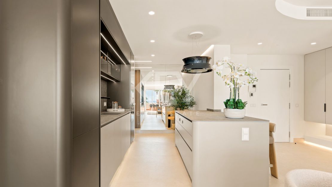 Beachfront penthouse with rooftop spa and panoramic sea views