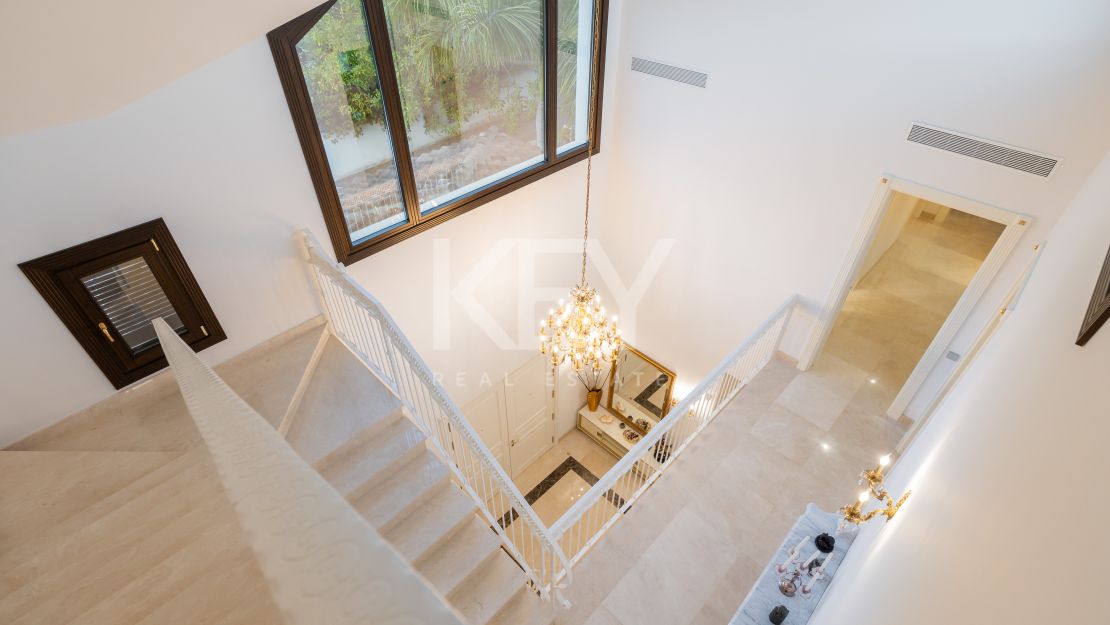 Elegant modern villa by the sea in Casasola, Estepona