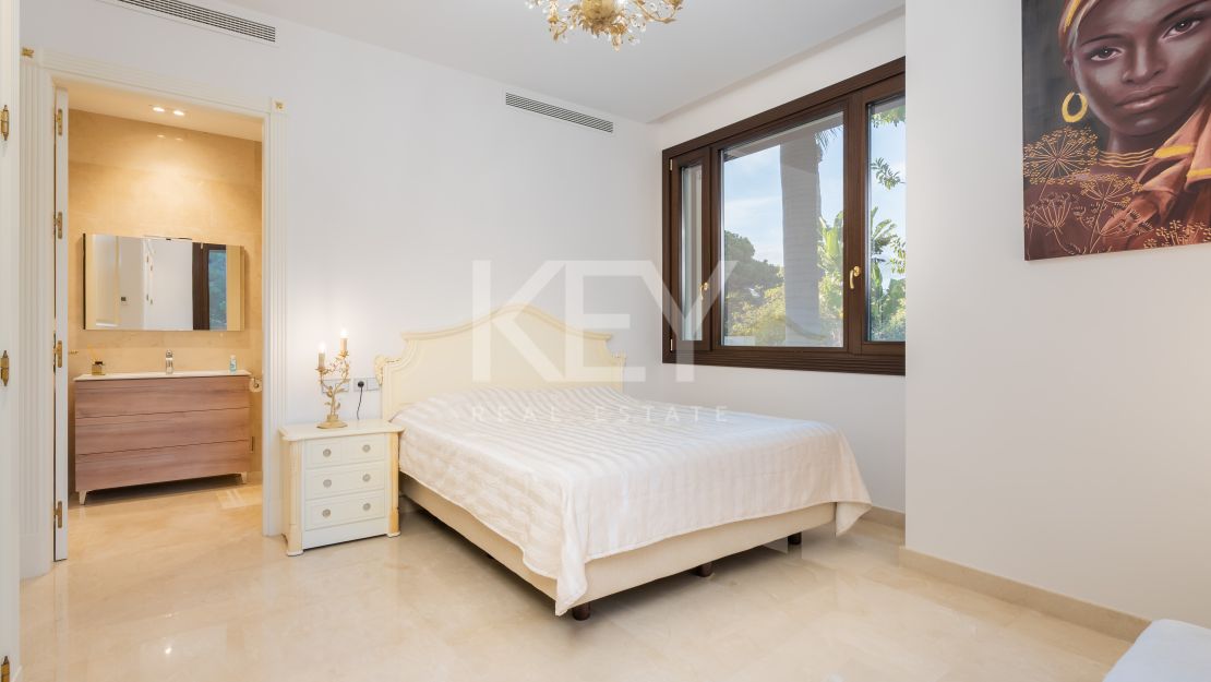 Elegant modern villa by the sea in Casasola, Estepona