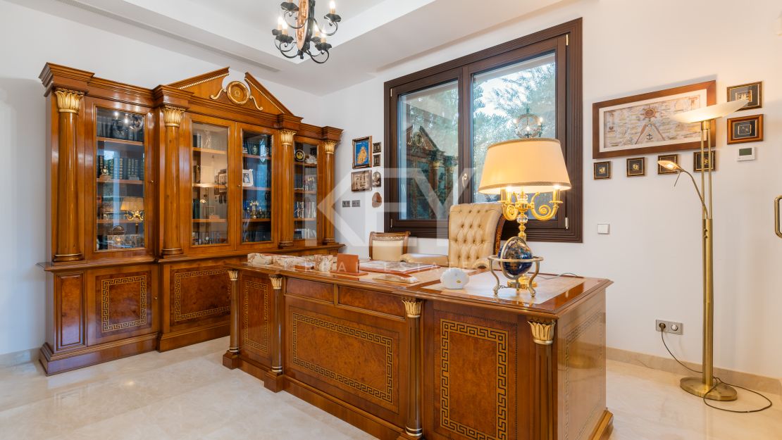 Elegant modern villa by the sea in Casasola, Estepona