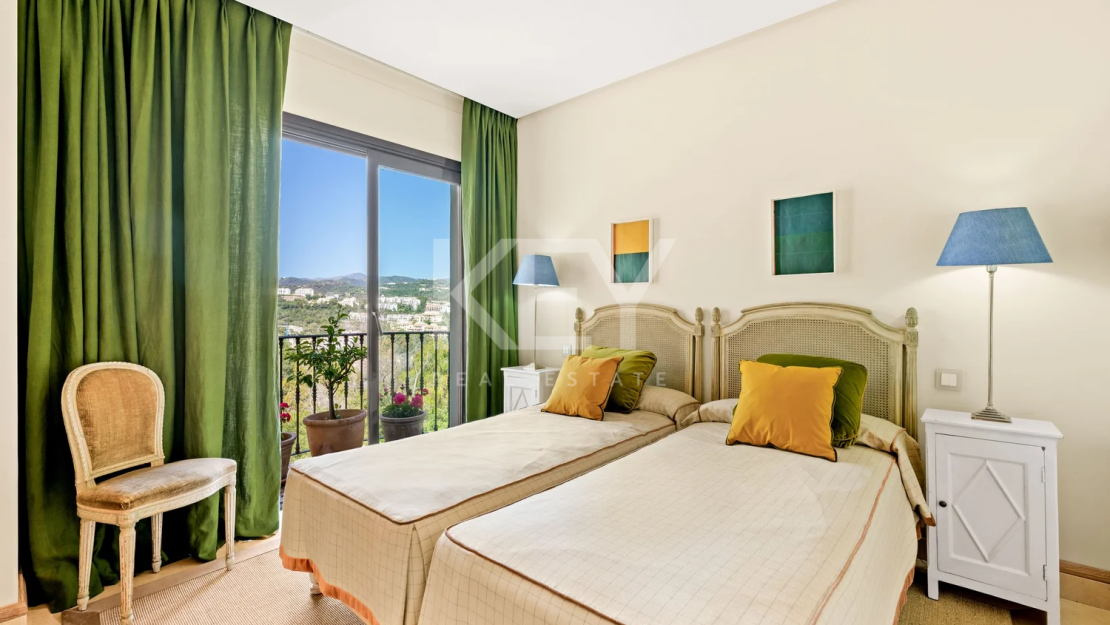 Элегантный пентхаус с видом на море в Бенахависе