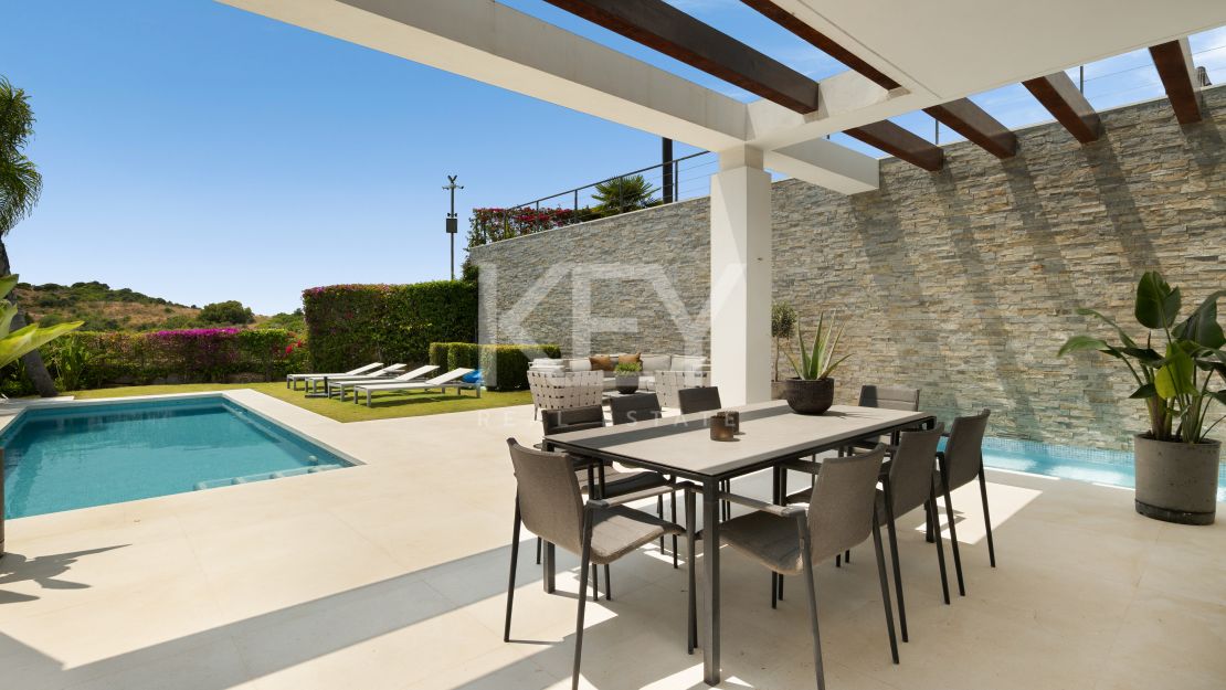 Villa moderna con vistas al mar en Cabopino