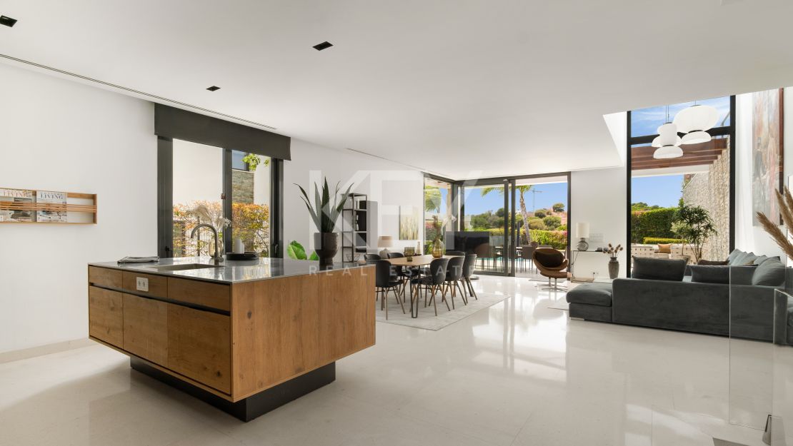 Villa moderna con vistas al mar en Cabopino