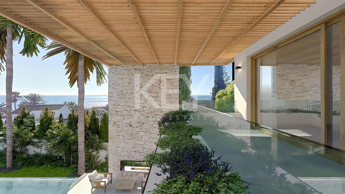 Участок с проектом виллы в нескольких шагах от пляжа в восточной Марбелье
