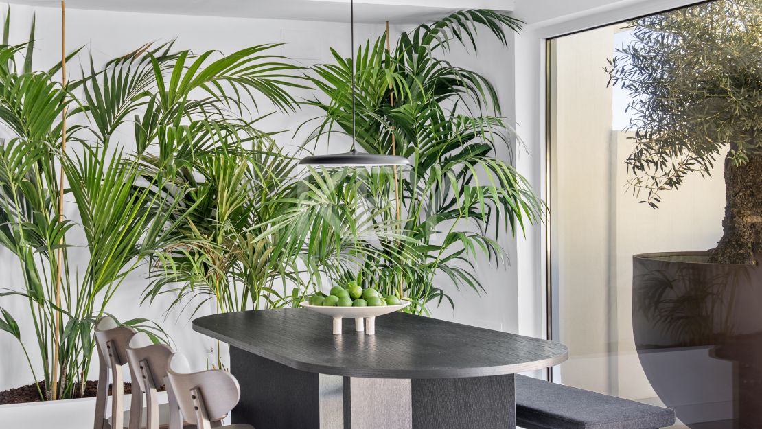 Elegant townhouse in Nueva Andalucía