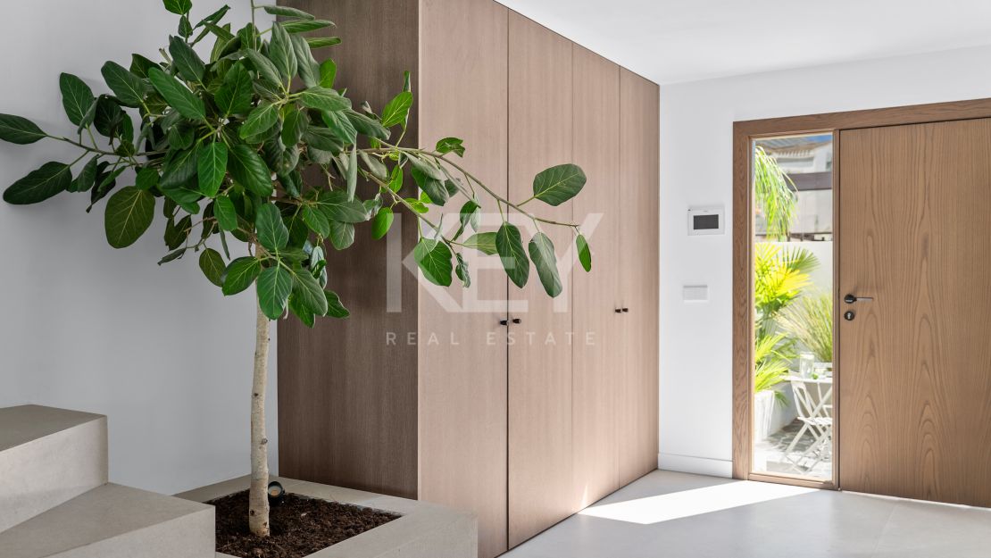 Elegant townhouse in Nueva Andalucía