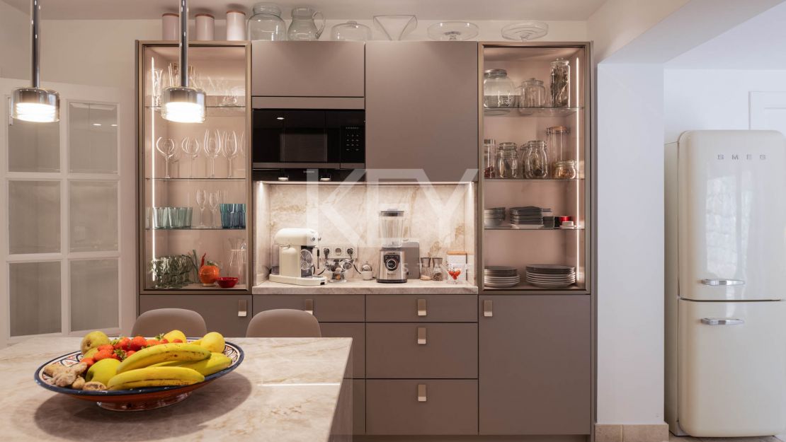 Очаровательная андалусская вилла с уединением и частичным видом на море в Бенахависе