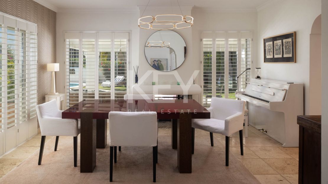 Очаровательная андалусская вилла с уединением и частичным видом на море в Бенахависе