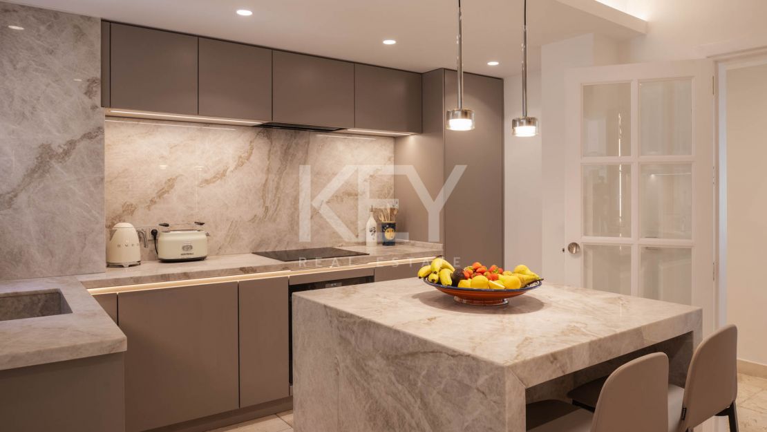 Очаровательная андалусская вилла с уединением и частичным видом на море в Бенахависе