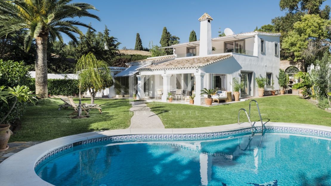 Charming Andalusian villa with privacy and partial sea views in Benahavís