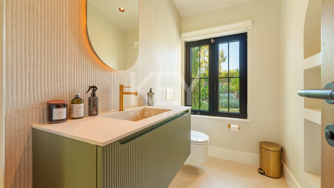 Contemporary one-level villa for sale in Marbella – Puerto Banús