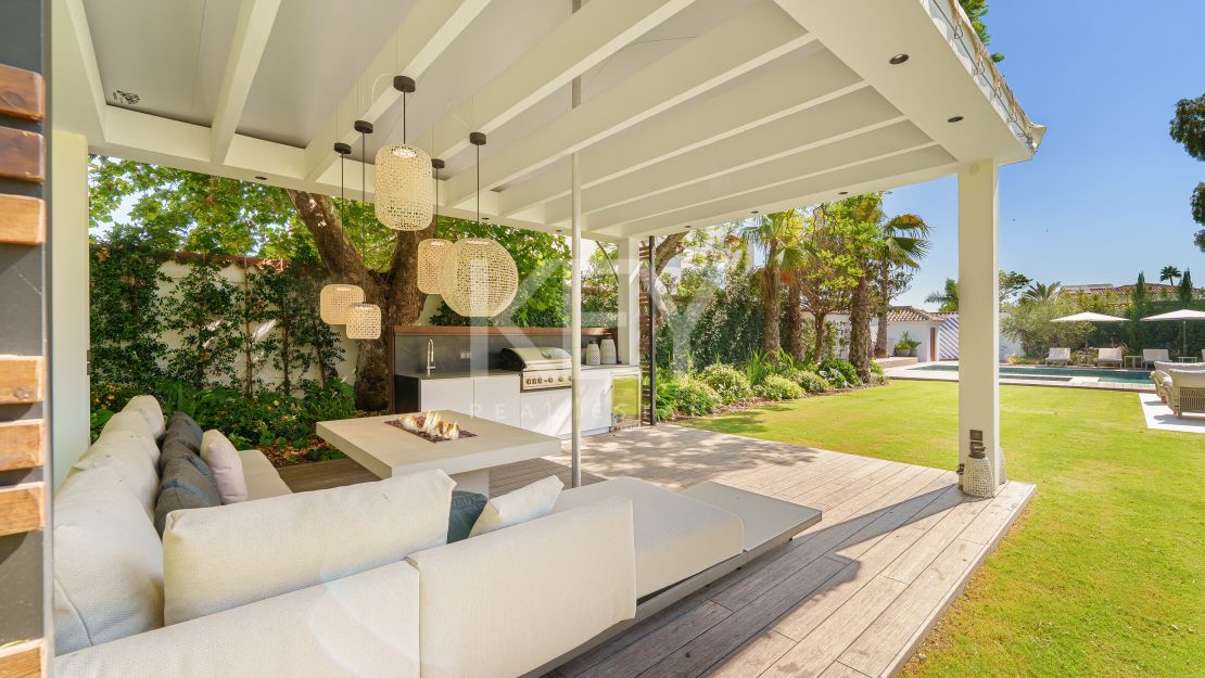 Contemporary one-level villa for sale in Marbella – Puerto Banús