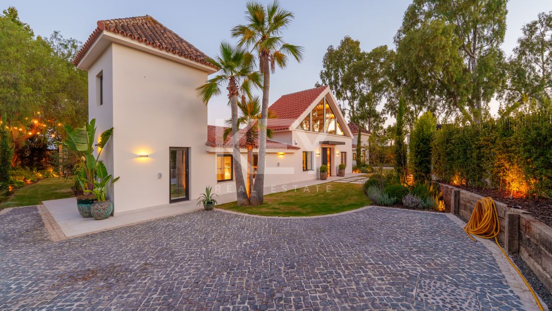 Contemporary one-level villa for sale in Marbella – Puerto Banús