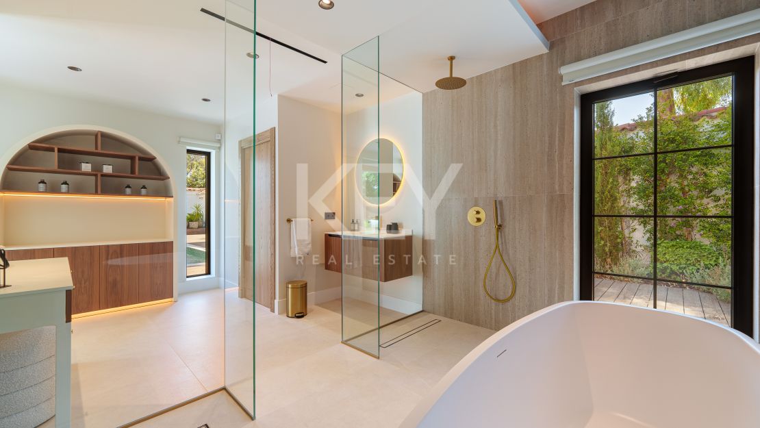 Contemporary one-level villa for sale in Marbella – Puerto Banús