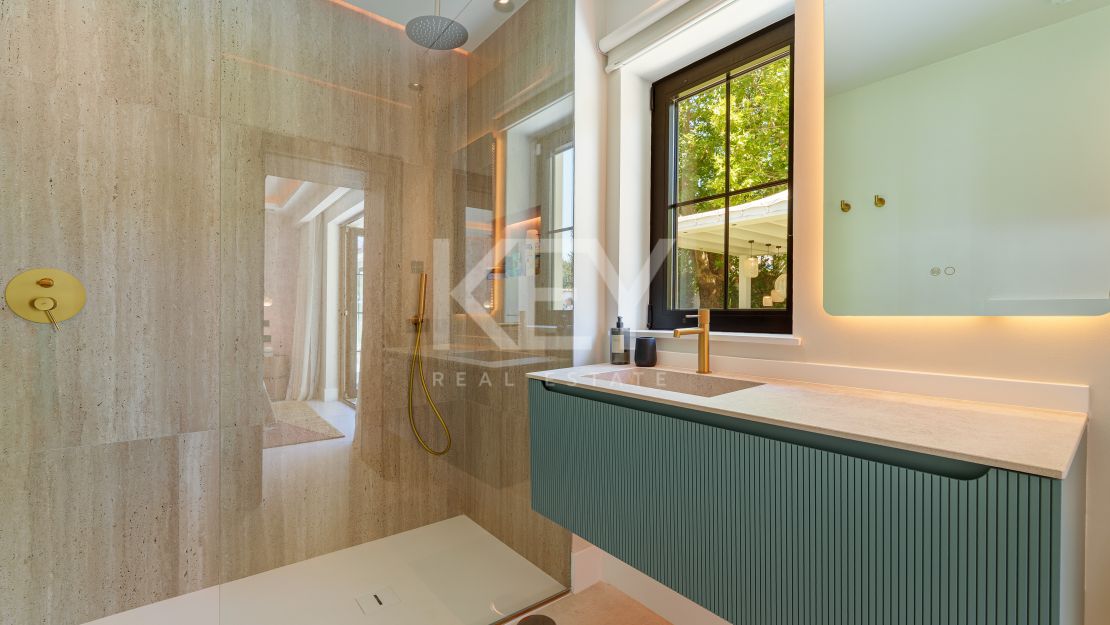 Contemporary one-level villa for sale in Marbella – Puerto Banús