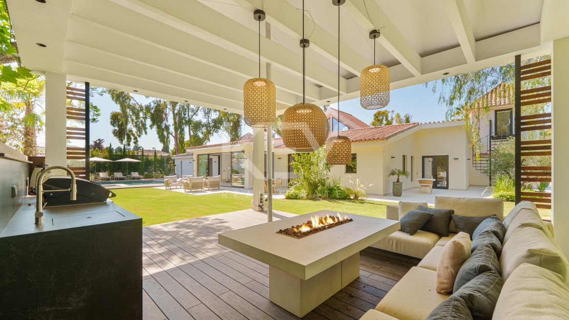 Contemporary one-level villa for sale in Marbella – Puerto Banús