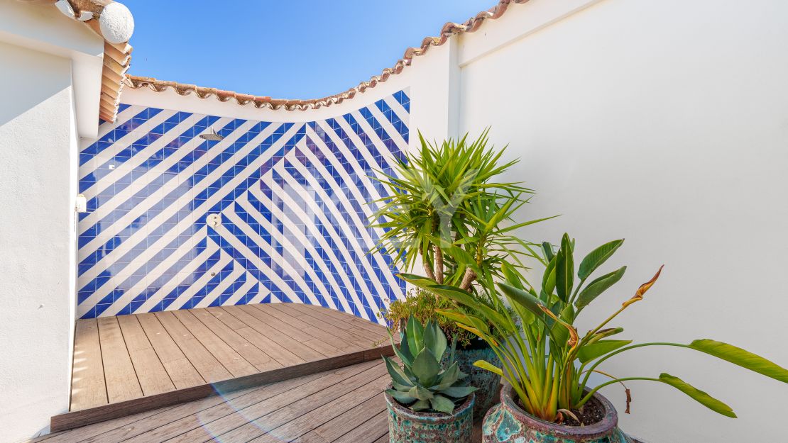 Contemporary one-level villa for sale in Marbella – Puerto Banús