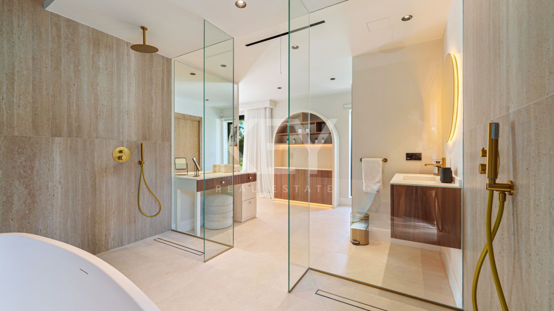 Contemporary one-level villa for sale in Marbella – Puerto Banús