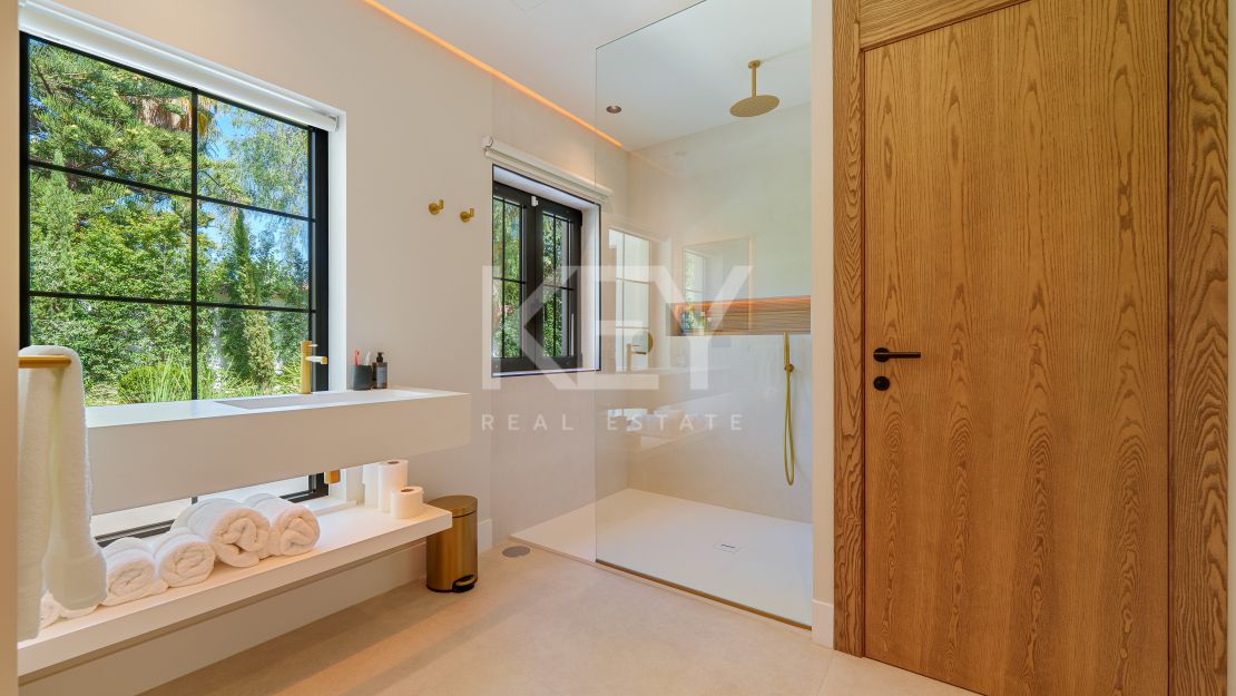 Contemporary one-level villa for sale in Marbella – Puerto Banús