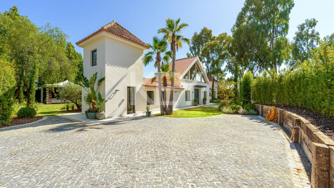 Contemporary one-level villa for sale in Marbella – Puerto Banús