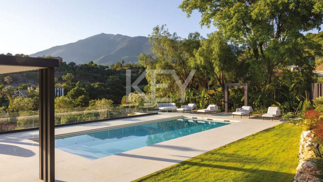 Villa moderna de 7 dormitorios con spa y gimnasio en La Zagaleta, Benahavís