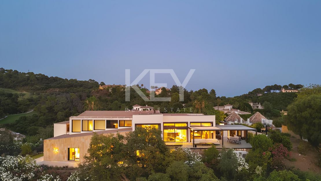 Modern 7-bedroom villa with spa and gym in La Zagaleta, Benahavís