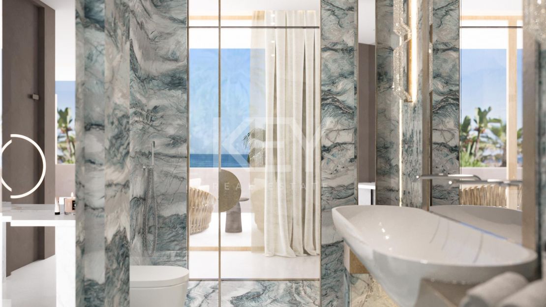 Ático dúplex en primera línea de playa con piscina privada en Puerto Banús