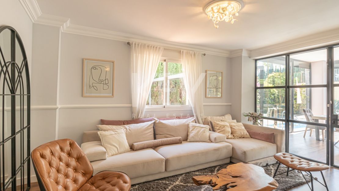 Classic-style frontline golf Villa in Guadalmina Alta