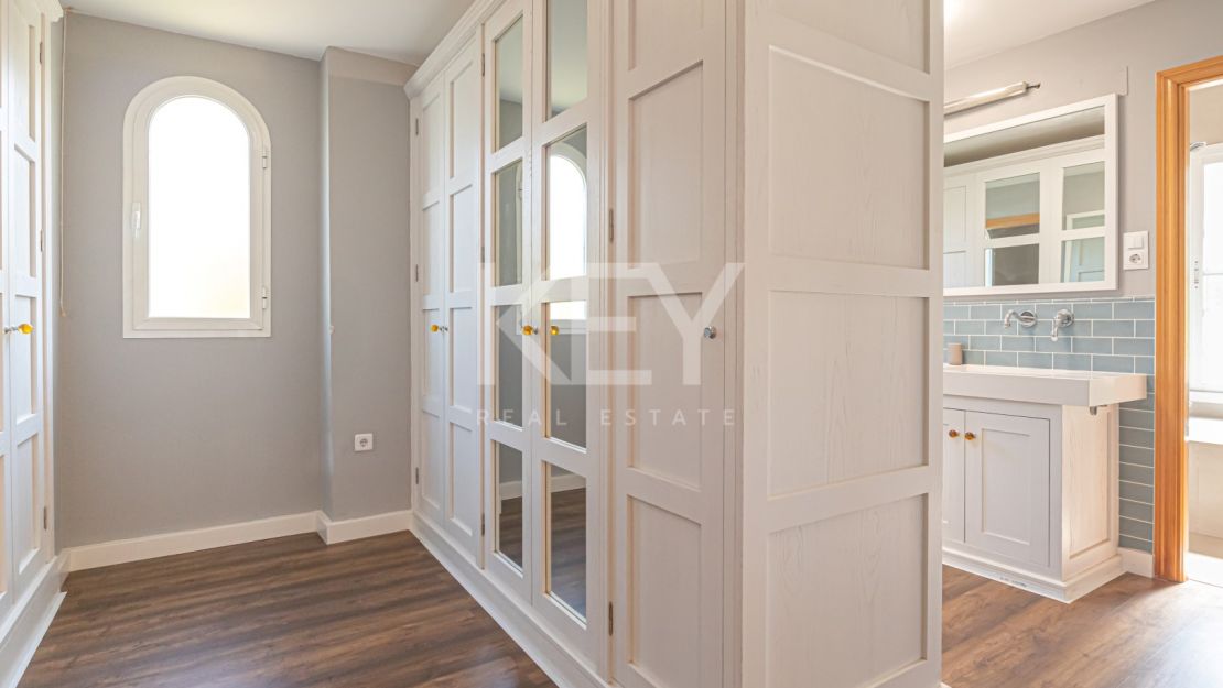 Classic-style frontline golf Villa in Guadalmina Alta