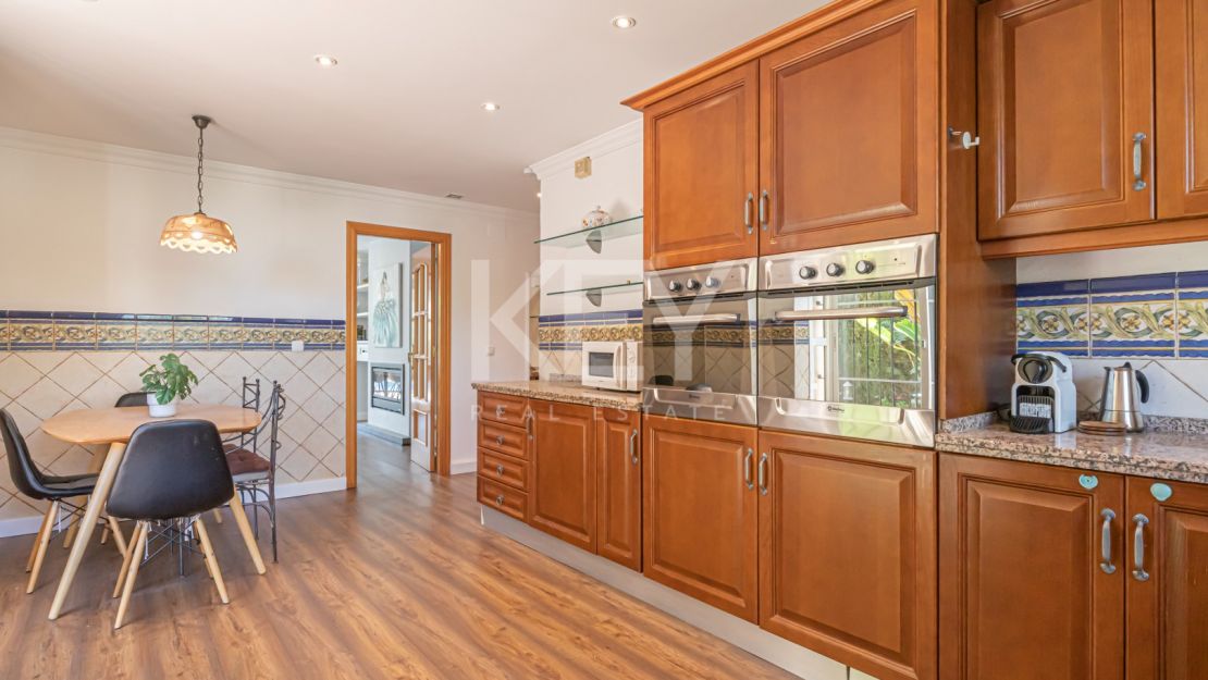 Classic-style frontline golf Villa in Guadalmina Alta