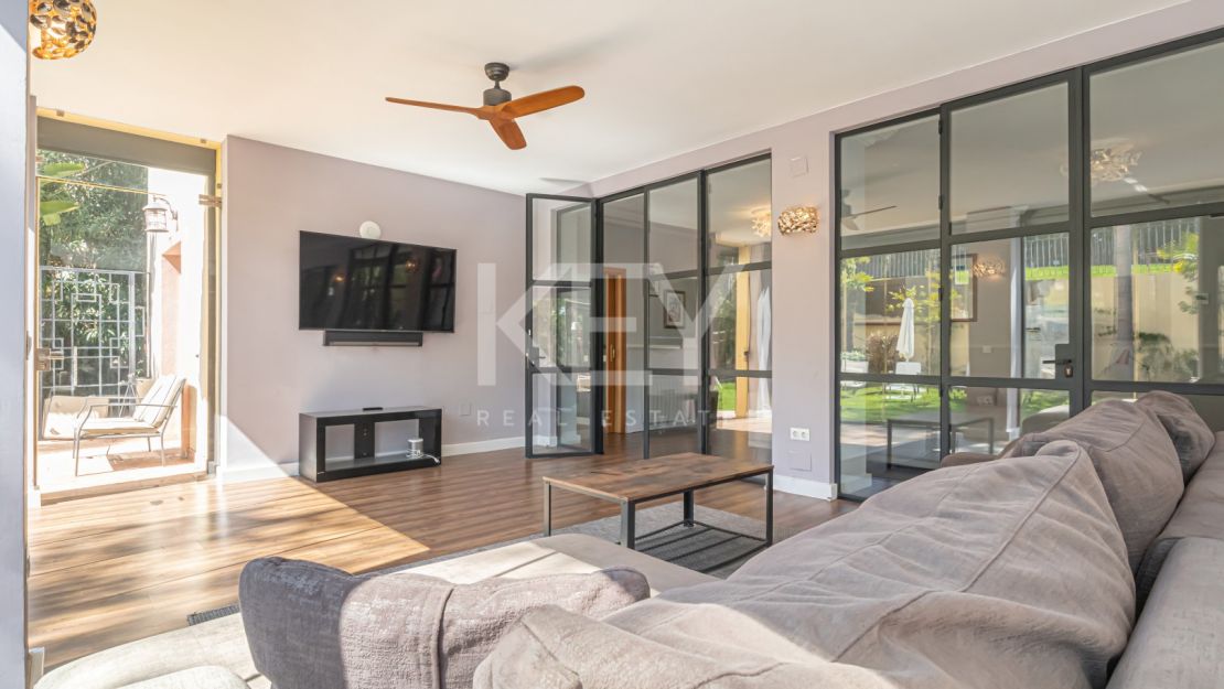 Classic-style frontline golf Villa in Guadalmina Alta