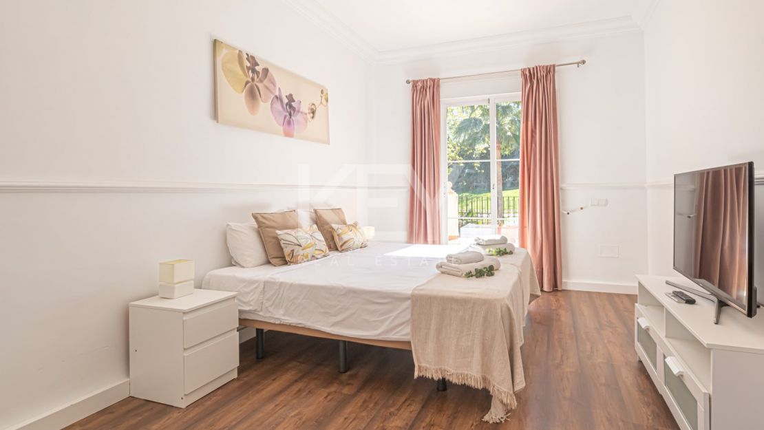 Classic-style frontline golf Villa in Guadalmina Alta