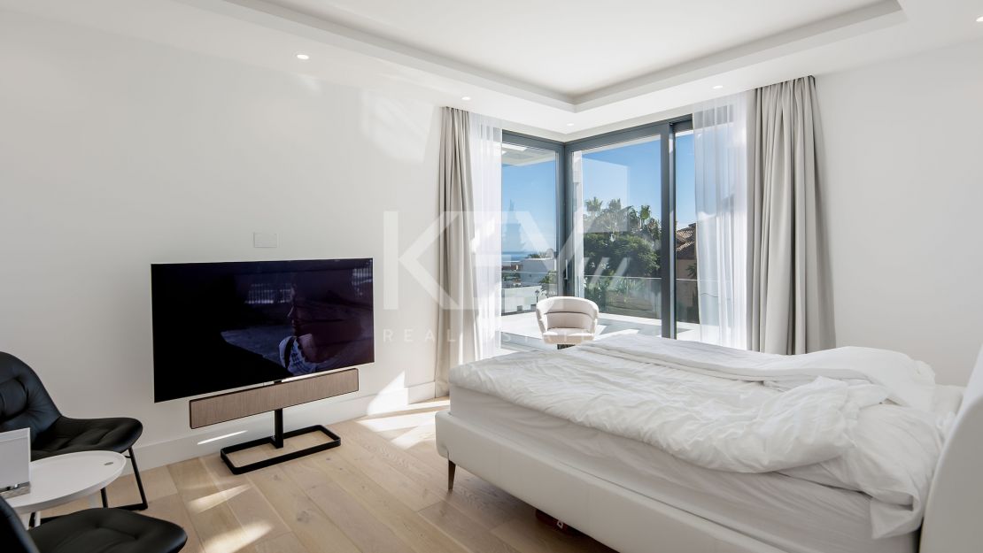 Современная вилла с панорамным видом на море в Лос Фламингос, Бенахавис