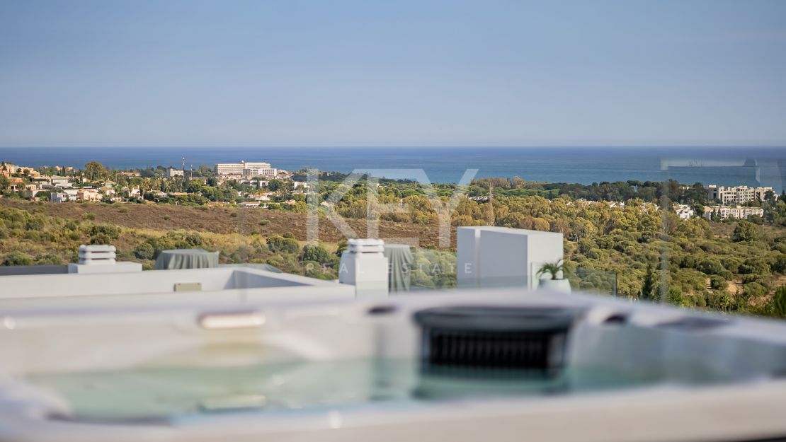 Современная вилла с панорамным видом на море в Лос Фламингос, Бенахавис