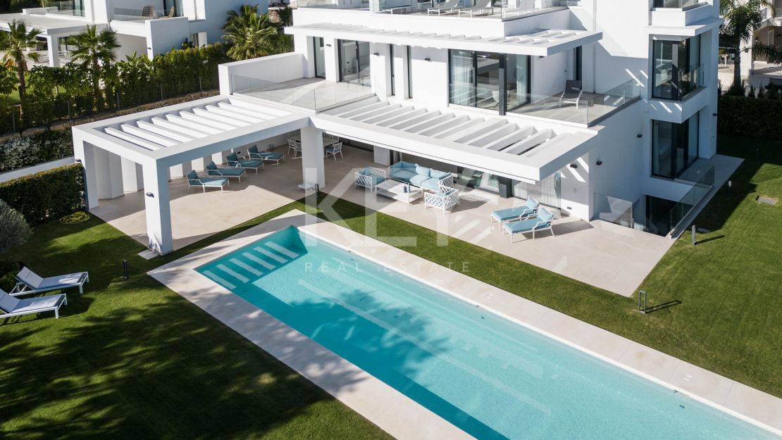 Современная вилла с панорамным видом на море в Лос Фламингос, Бенахавис