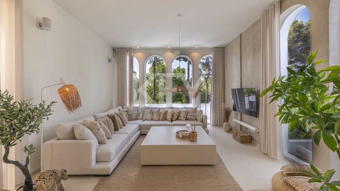 Villa contemporánea con encanto bohemio en Nueva Andalucía