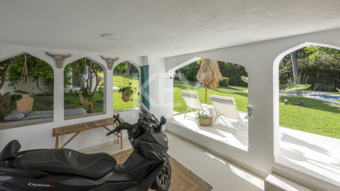 Современная вилла с бохо-шармом в Нуэва Андалусия