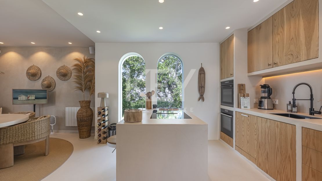 Современная вилла с бохо-шармом в Нуэва Андалусия