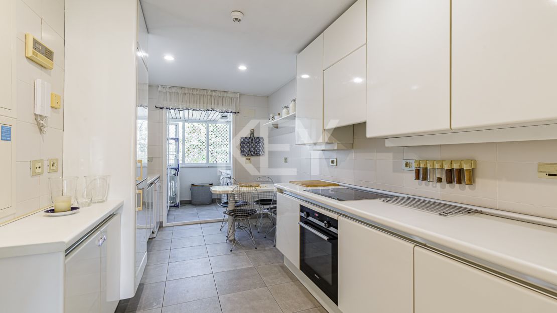 Ático espectacular con vistas al mar en Puerto Banús