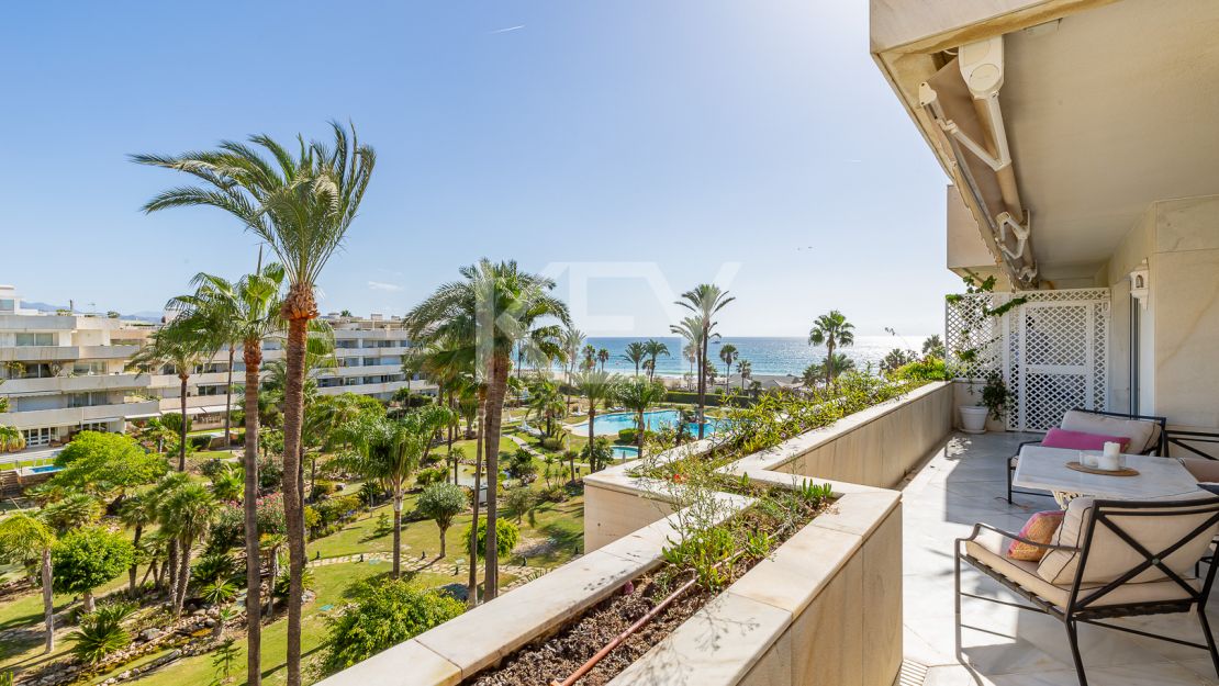 Ático espectacular con vistas al mar en Puerto Banús