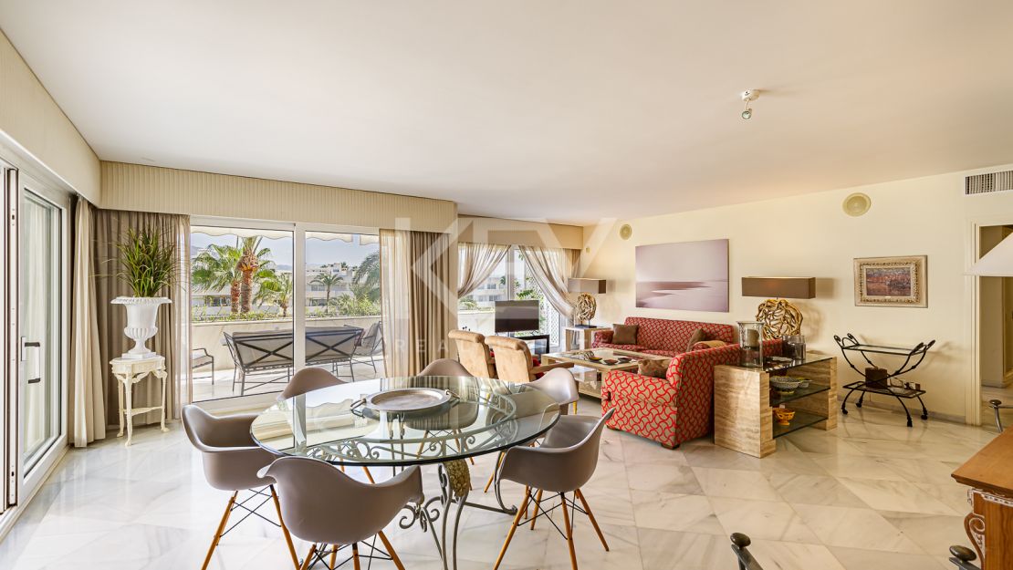 Ático espectacular con vistas al mar en Puerto Banús