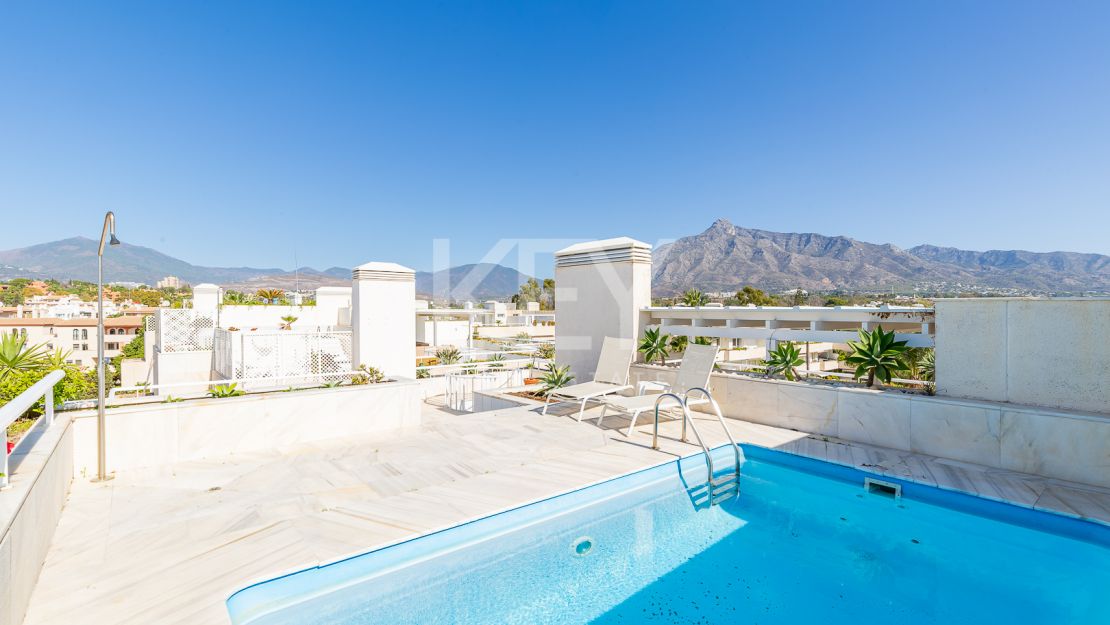 Ático espectacular con vistas al mar en Puerto Banús