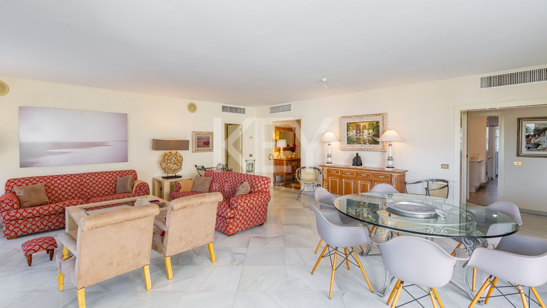 Ático espectacular con vistas al mar en Puerto Banús