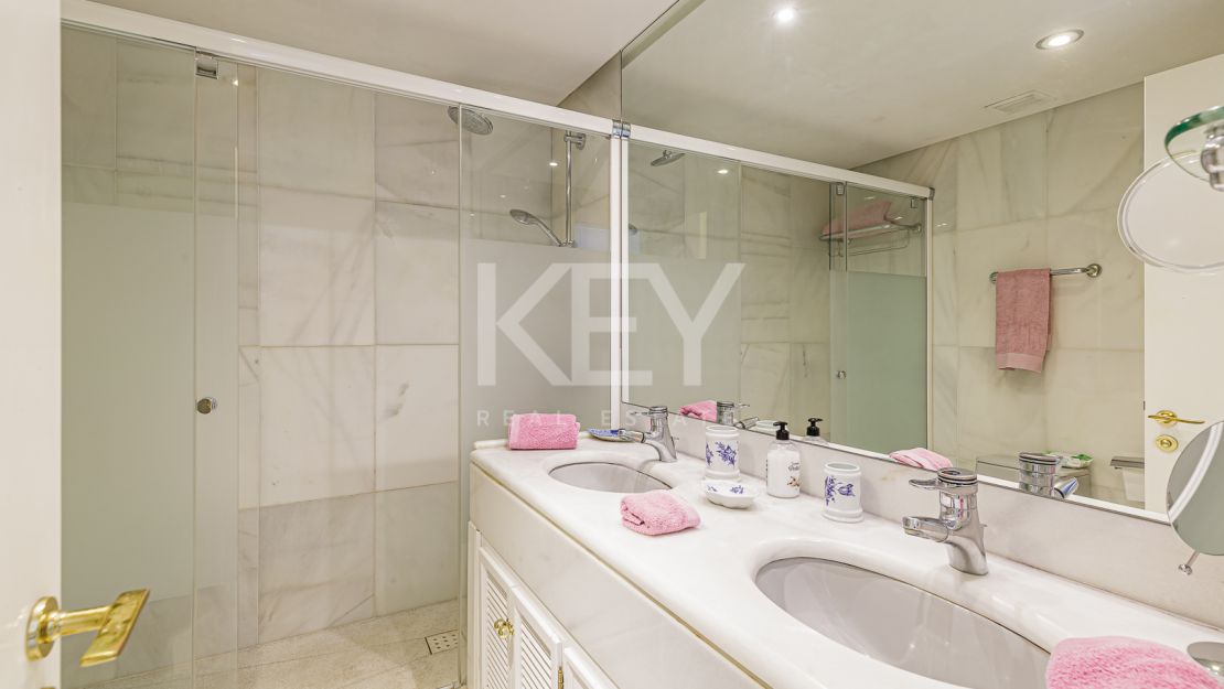 Ático espectacular con vistas al mar en Puerto Banús