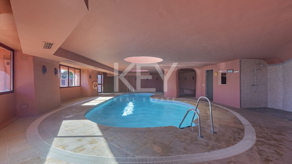 Renovated beachfront apartment with direct sea access on the New Golden Mile