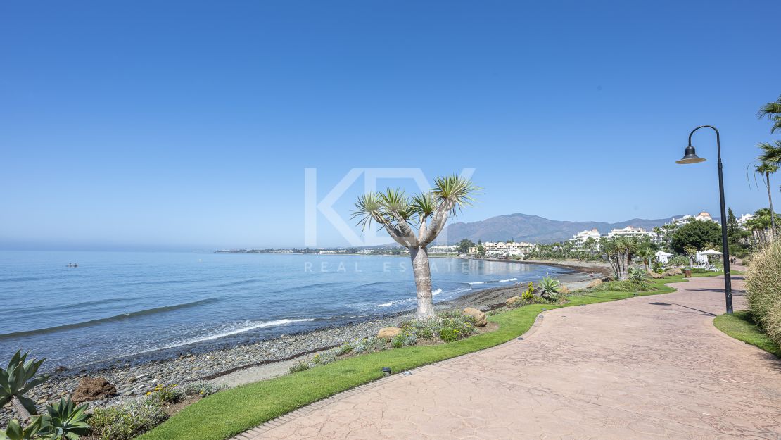 Renovated beachfront apartment with direct sea access on the New Golden Mile
